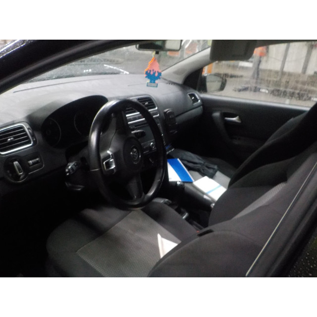 Moyeu avant gauche Volkswagen Polo V (6R) (2009 - 2014) Hatchback 1.2 TDI 12V BlueMotion (CFWA(Euro 5))