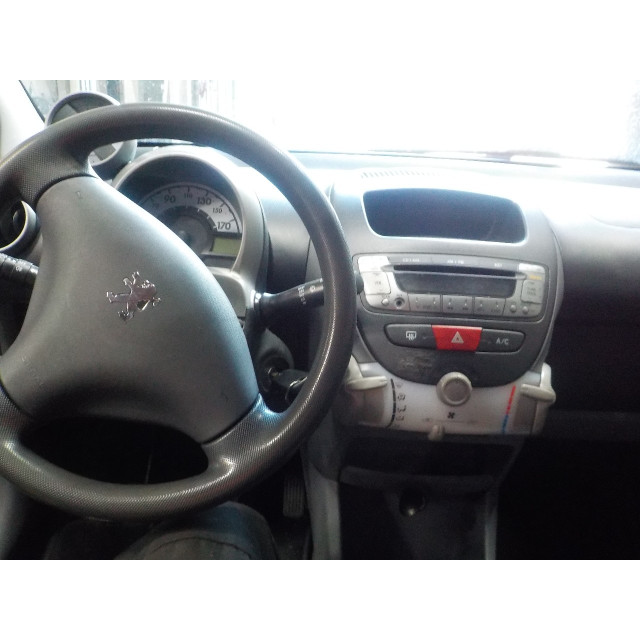 Porte avant droite Peugeot 107 (2005 - 2014) Hatchback 1.0 12V (384F(1KR))