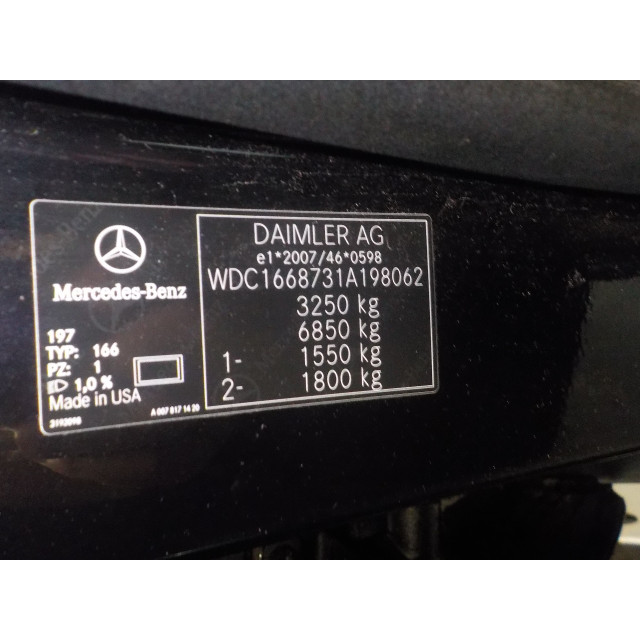 Caméra derrière Mercedes-Benz GL (X166) (2012 - 2015) SUV 4.7 GL 550 BlueEFFICIENCY V8 32V 4-Matic (M278.928(Euro 5))