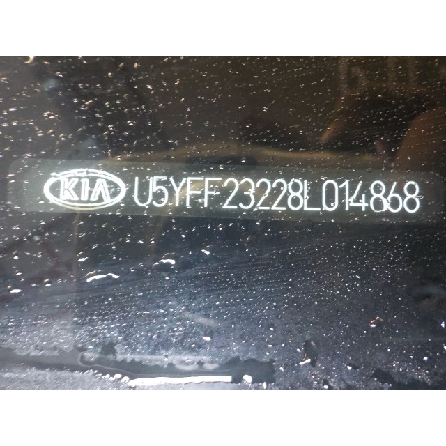 Volant Kia Pro cee'd (EDB3) (2008 - 2012) Hatchback 3-drs 1.6 CVVT 16V (G4FC)