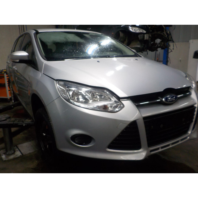Aile avant droite Ford Focus 3 Wagon (2012 - 2018) Combi 1.6 TDCi ECOnetic (NGDB)