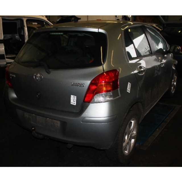 Commutateur de vitres électriques Toyota Yaris II (P9) (2008 - 2011) Hatchback 1.33 16V Dual VVT-I (1NRFE)
