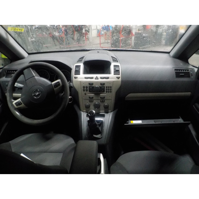 Porte avant droite Opel Zafira (M75) (2005 - 2015) MPV 1.8 16V Ecotec (Z18XER(Euro 4))