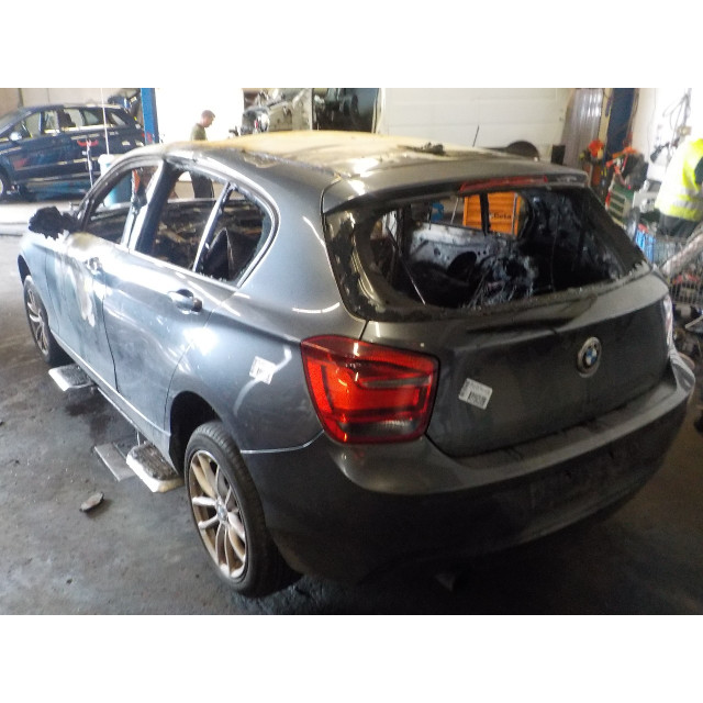 Bras de suspension arrière gauche BMW 1 serie (F20) (2011 - 2015) Hatchback 5-drs 116i 1.6 16V (N13-B16A)