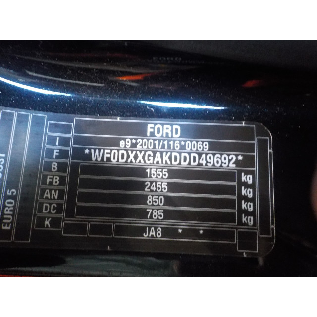 Charnière droite de capot Ford Fiesta 6 (JA8) (2013 - 2017) Hatchback 1.0 EcoBoost 12V 100 (SFJA(Euro 5))