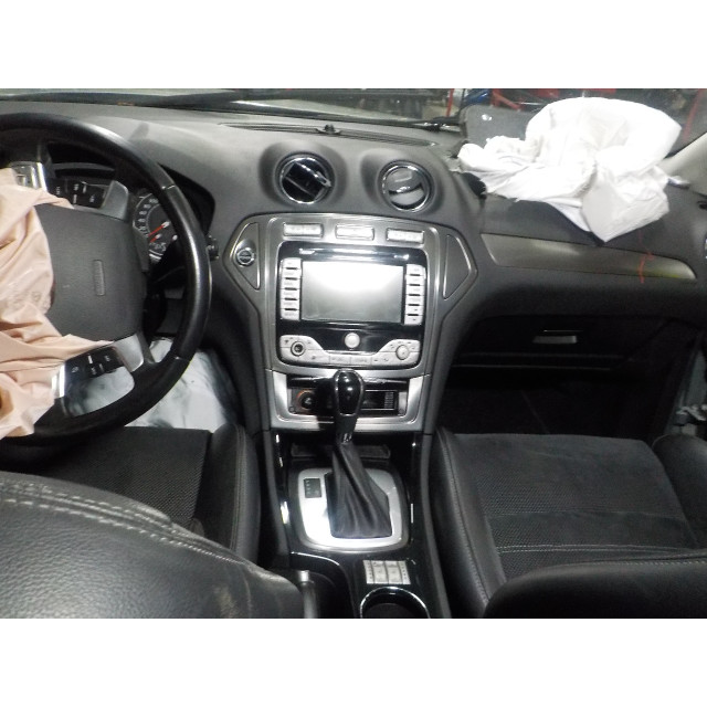 Pare-chocs arrière Ford Mondeo IV (2007 - 2015) Hatchback 2.3 16V (SEBA(Euro 4))