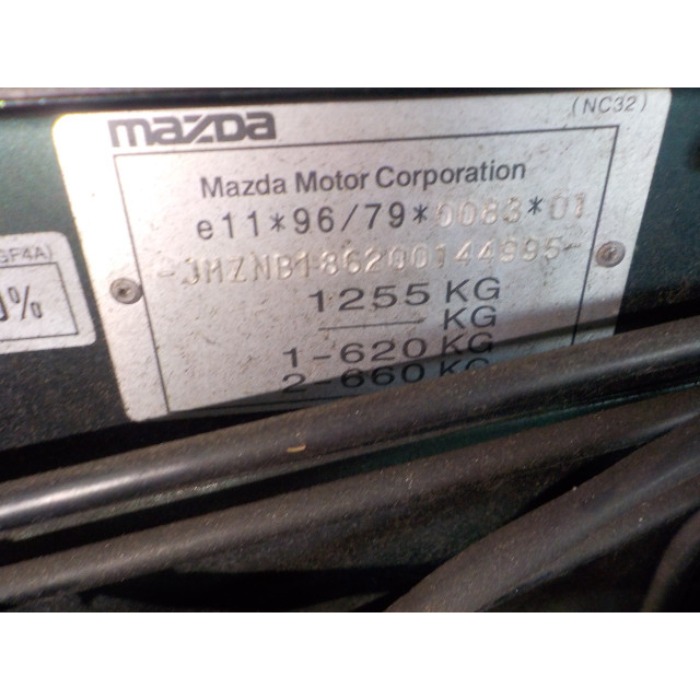 Arbre de transmission arrière gauche Mazda MX-5 (NB18/35/8C) (1998 - 2002) MX-5 (NB18) Cabrio 1.8i 16V (BPZE)