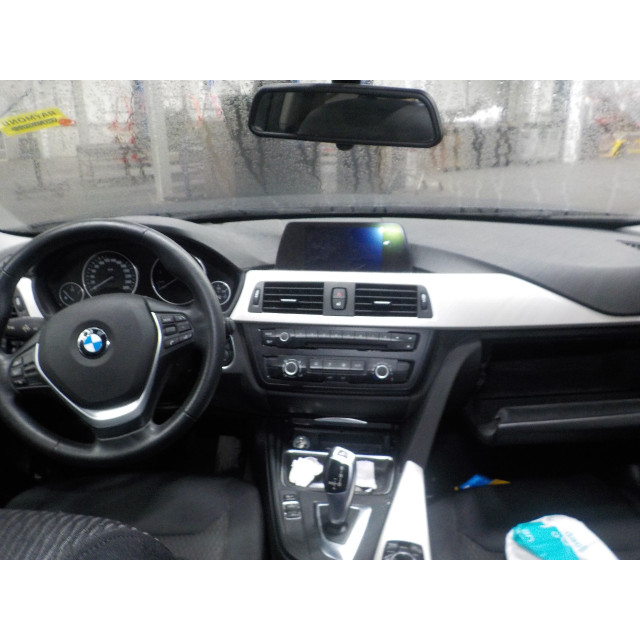 Ceinture de sécurité arrière gauche BMW 3 serie (F30) (2012 - 2018) Sedan 320i 2.0 16V (N20-B20A)