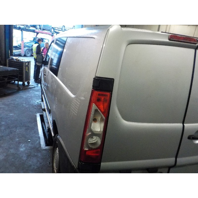 Porte arrière gauche Peugeot Expert (G9) (2011 - 2016) Van 2.0 HDiF 16V 130 (DW10CD(AHZ))
