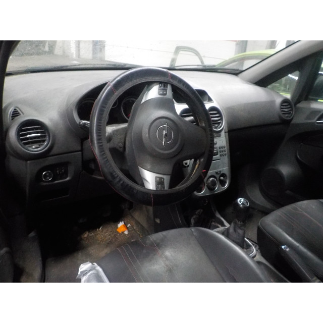 Ceinture de sécurité avant droite Opel Corsa D (2011 - 2014) Hatchback 1.2 16V ecoFLEX Bi-Fuel (A12XER(Euro 5))