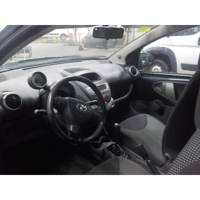 Porte avant droite Toyota Aygo (B10) (2005 - 2014) Hatchback 1.0 12V VVT-i (1KR-FE)