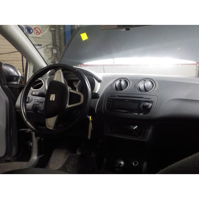 Ceinture de sécurité arrière droite Seat Ibiza ST (6J8) (2010 - 2015) Combi 1.2 TDI Ecomotive (CFWA)