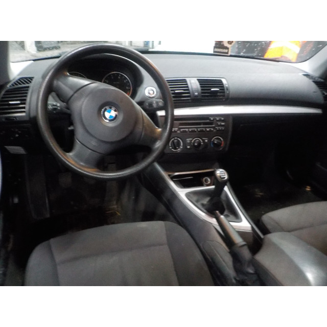 Lève-vitres électrique avant gouche BMW 1 serie (E87/87N) (2004 - 2011) Hatchback 5-drs 116i 1.6 16V (N45-B16A)