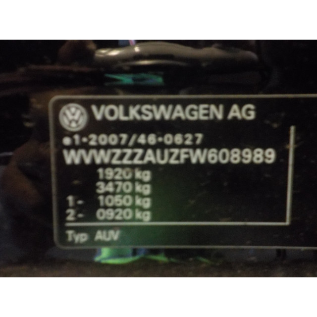 Verrouillage central électrique de porte à mécanisme de verrouillage arrière droit Volkswagen Golf Sportsvan (AUVS) (2014 - 2021) MPV 1.6 TDI BlueMotion 16V (CXXB)