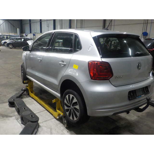 Rétroviseur extérieur droit à commande électrique Volkswagen Polo V (6R) (2014 - 2017) Hatchback 1.4 TDI (CUSA(Euro 6))