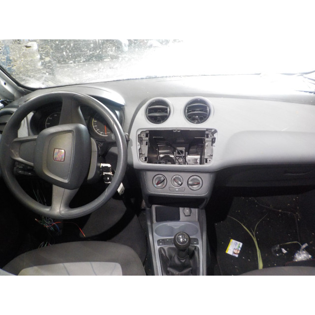 Rétroviseur extérieur droit Seat Ibiza IV (6J5) (2009 - 2011) Hatchback 5-drs 1.2 12V (CGPB)