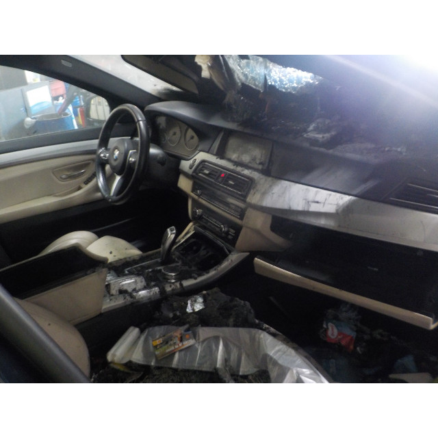 Ceinture de sécurité centrale arrière BMW 5 serie (F10) (2011 - 2016) Sedan 528i 16V (N20-B20A)