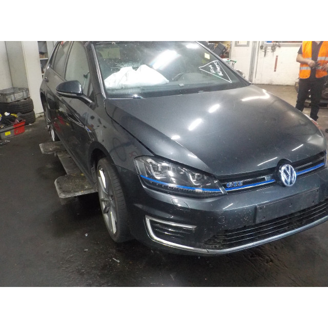 Radiateur de climatisation Volkswagen Golf VII (AUA) (2014 - 2020) Hatchback 1.4 GTE 16V (CUKB)