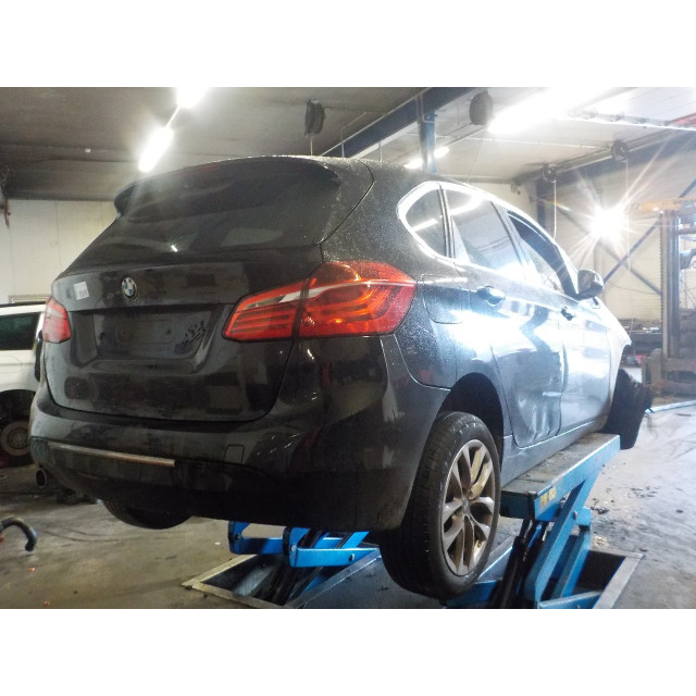 Ceinture de sécurité centrale arrière BMW 2 serie Active Tourer (F45) (2014 - 2018) MPV 214d 1.5 12V (B37-C15A)