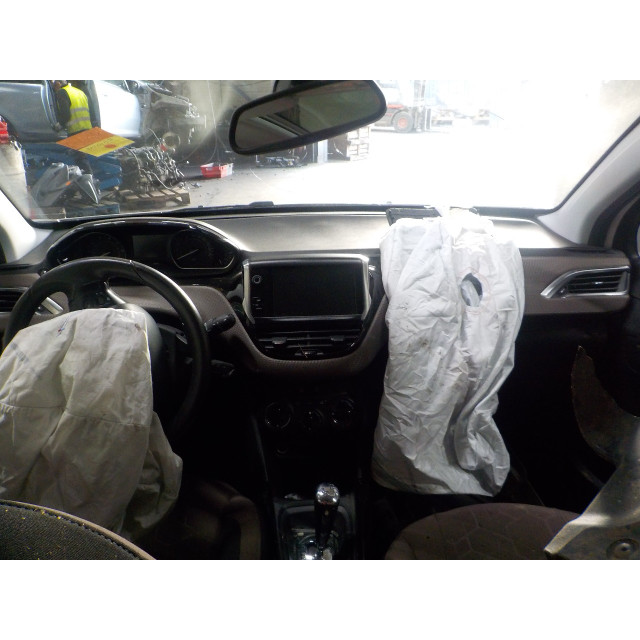 Ceinture de sécurité arrière gauche Peugeot 2008 (CU) (2013 - 2018) MPV 1.2 Vti 12V PureTech 82 (EB2F(HMZ))