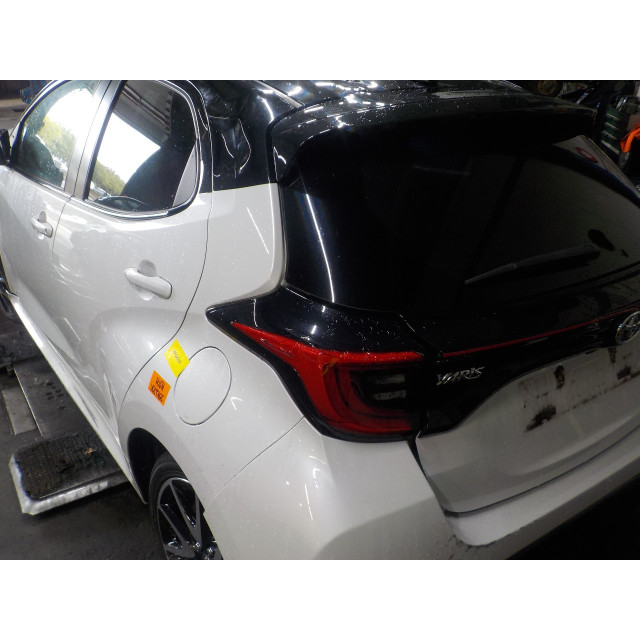 Trappe de réservoir de carburant Toyota Yaris IV (P21/PA1/PH1) (2020 - présent) Hatchback 1.5 12V Hybrid (M15AFXE)