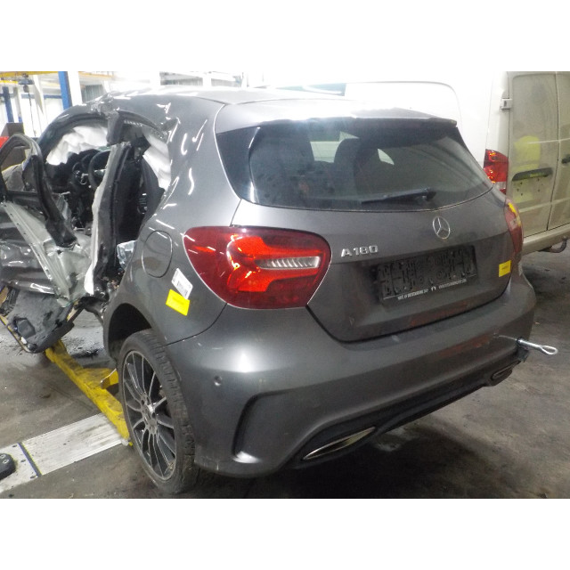 Mécanismes de verrouillage de porte de coffre/hayon électrique Mercedes-Benz A (W176) (2012 - 2018) Hatchback 1.6 A-180 16V (M270.910)
