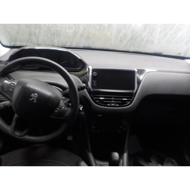 Airbag de volant Peugeot 208 I (CA/CC/CK/CL) (2012 - 2019) Hatchback 1.2 Vti 12V PureTech 82 (EB2F(HMZ))