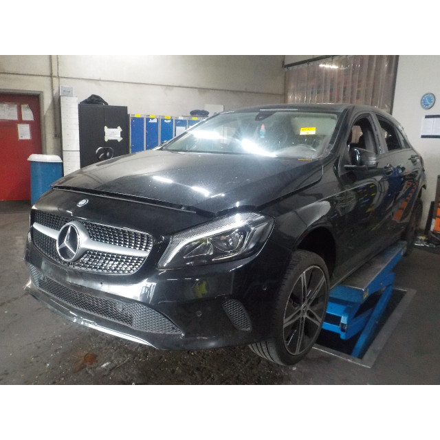 Pompe à eau Mercedes-Benz A (W176) (2012 - 2018) Hatchback 1.6 A-200 16V (M270.910)