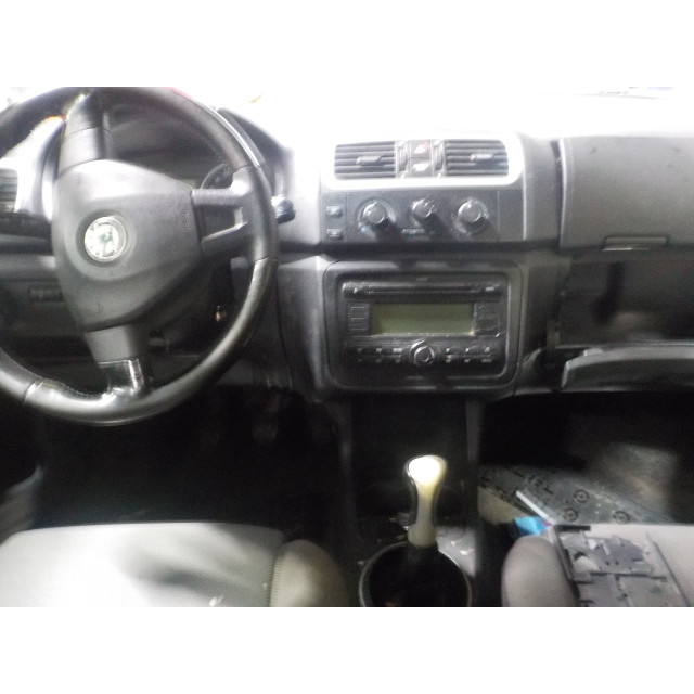Ceinture de sécurité avant gauche Skoda Fabia II (5J) (2007 - 2014) Hatchback 5-drs 1.4i 16V (BXW)