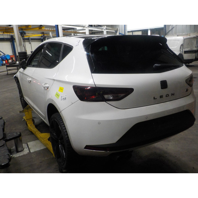 Réservoir de liquide de refroidissement Seat Leon (5FB) (2014 - présent) Hatchback 5-drs 1.4 TSI ACT 16V (CZEA)