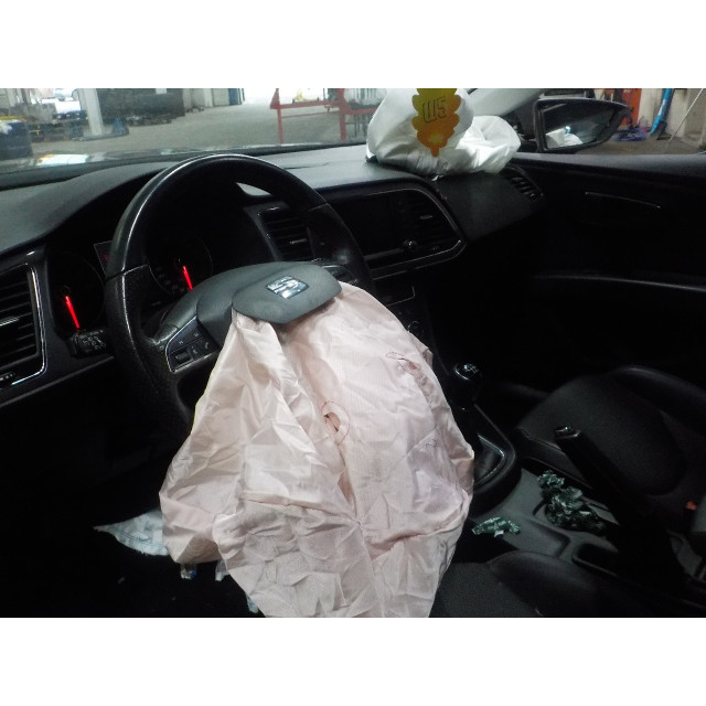 Pare-chocs arrière Seat Leon (5FB) (2014 - présent) Hatchback 5-drs 1.4 TSI ACT 16V (CZEA)