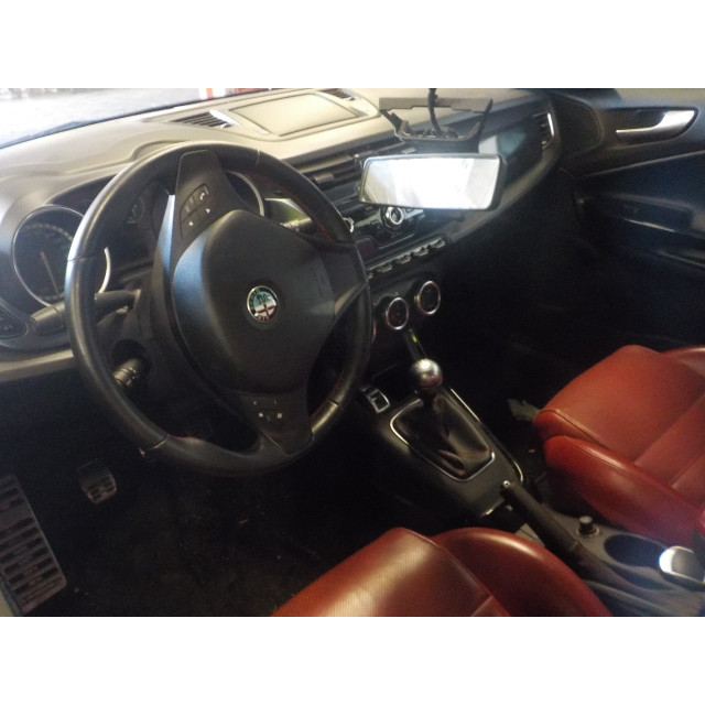 Verrou central électrique de porte à mécanisme de verrouillage arrière gauche Alfa Romeo Giulietta (940) (2010 - 2018) Hatchback 1.4 TB 16V MultiAir (955.A.8000)
