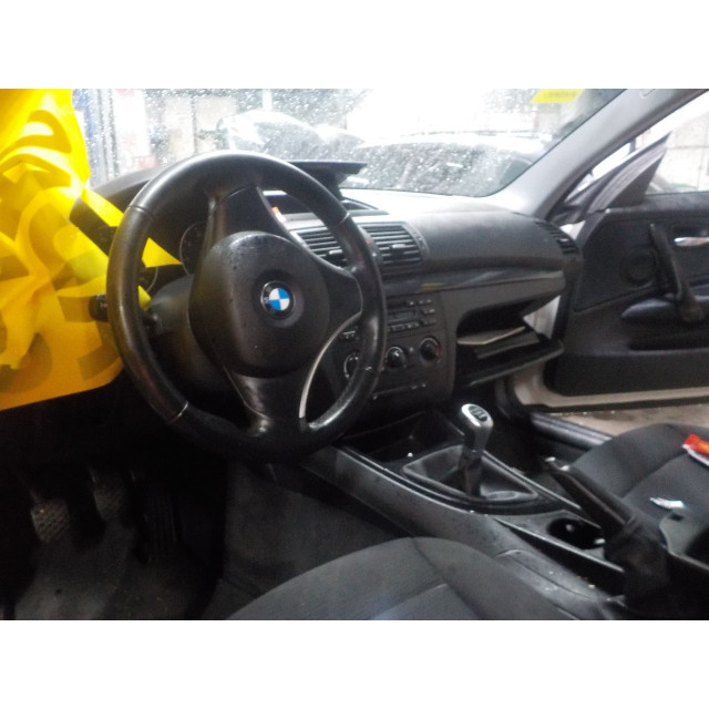 Panneau de commande - Vitres électriques BMW 1 serie (E81) (2008 - 2011) Hatchback 3-drs 116i 2.0 16V (N43-B20A)