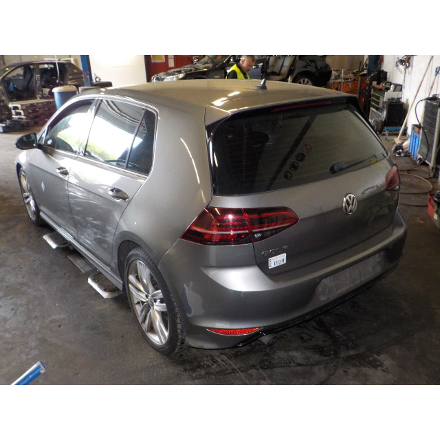 Étrier avant droit Volkswagen Golf VII (AUA) (2012 - 2020) Hatchback 1.6 TDI 16V (CLHA)