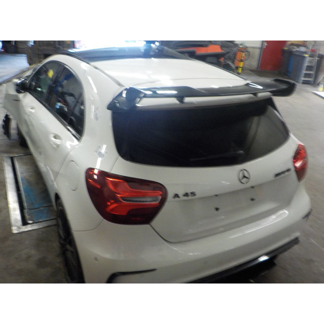 Rembourrage du coffre à bagages Mercedes-Benz A (W176) (2015 - 2018) A-Klasse AMG (W176) Hatchback 2.0 A-45 AMG Turbo 16V 4-Matic (M133.980)