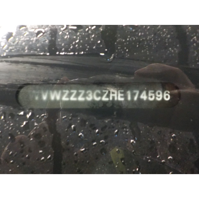 Bras de suspension avant droit Volkswagen Passat Variant (3G5) (2014 - présent) Combi 1.6 TDI 16V (DCXA)