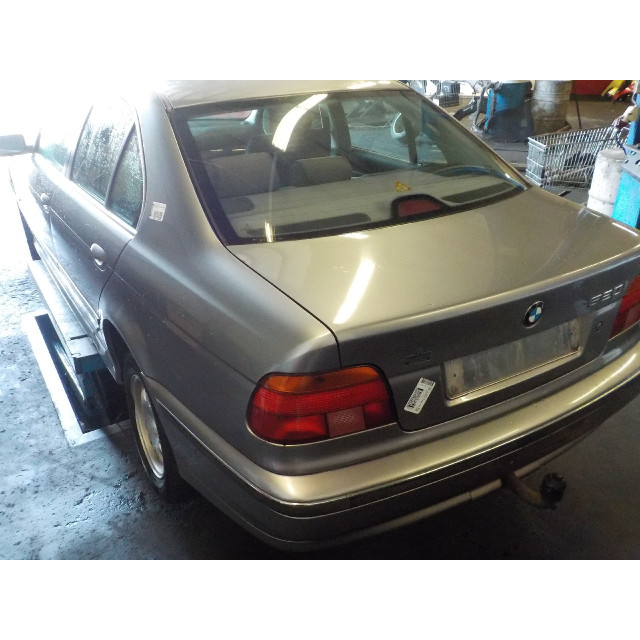 Feu antibrouillard BMW 5 serie (E39) (1996 - 2003) Sedan 520i 24V (M52-B20(206S3))