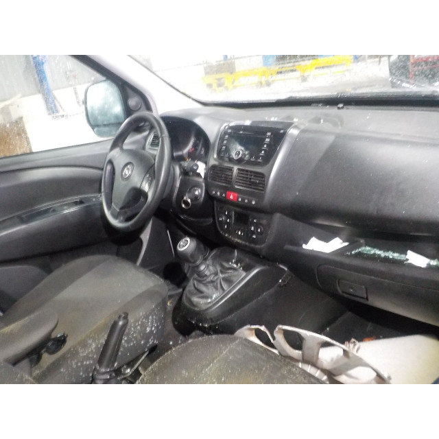 Airbag de volant Opel Combo (2012 - 2018) Van 1.6 CDTI 16V (A16FDH(Euro 5))